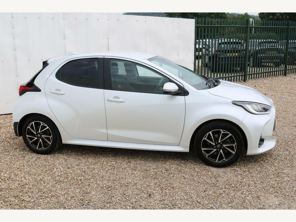 Toyota Yaris 1.5 Vvt-h Design E-cvt Euro 6 S S LV23OEC White #5
