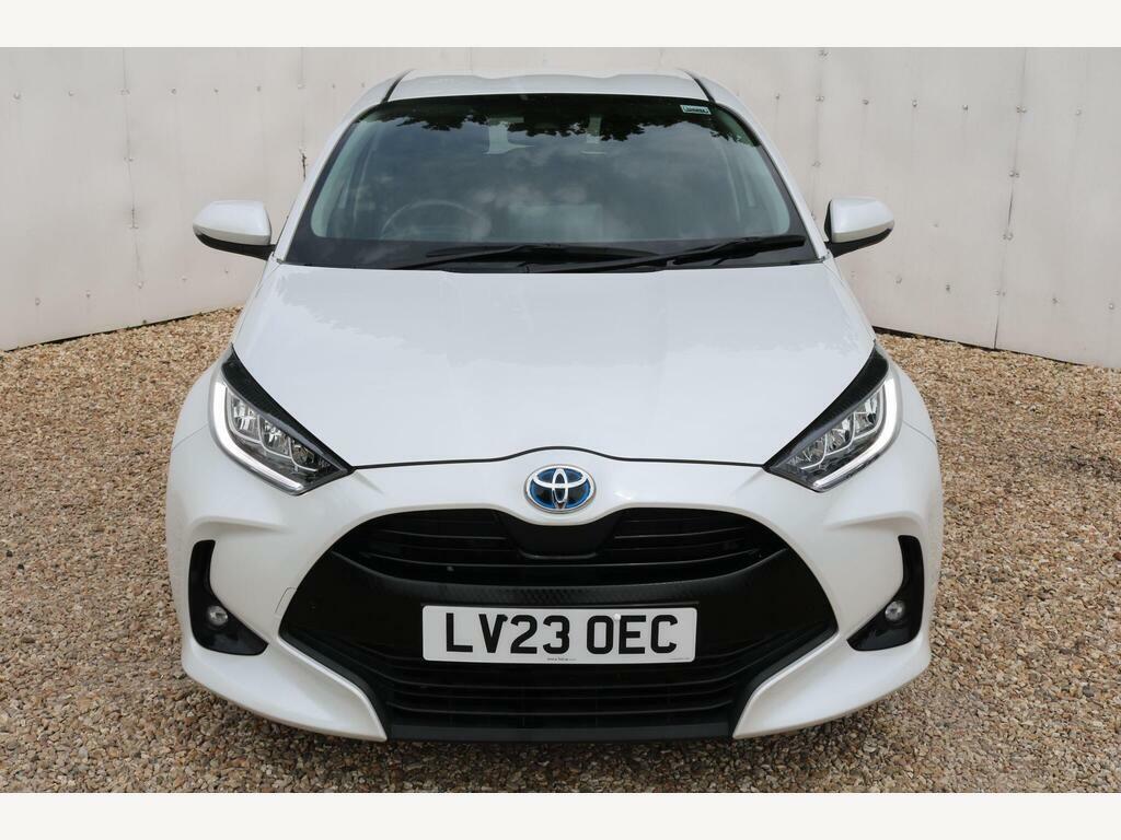 Toyota Yaris 1.5 Vvt-h Design E-cvt Euro 6 S S LV23OEC White #3