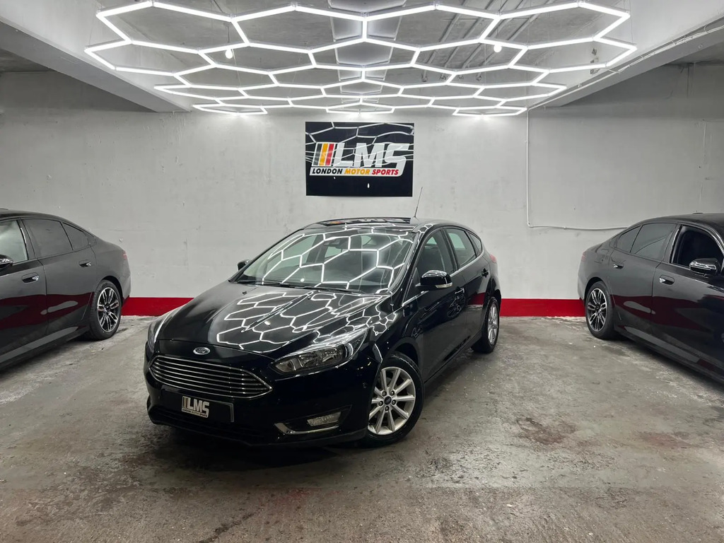 Ford Focus 1.0T Ecoboost Titanium Black