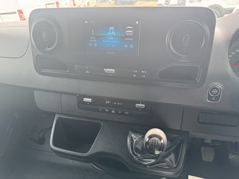 Mercedes-Benz Sprinter 315 Cdi Progressive L2 KM24NWH White #6