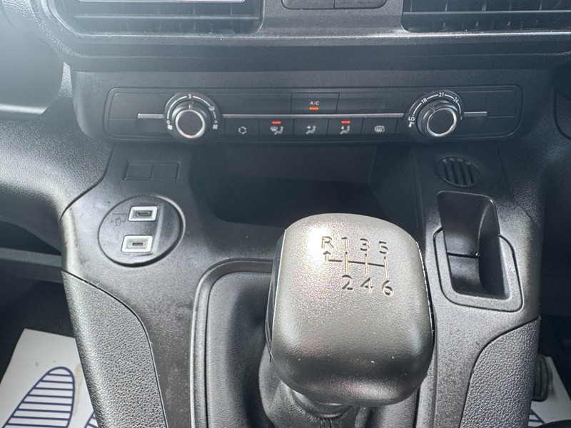 Vauxhall Combo L2h1 2300 Prime Turbo DL24VTZ White #2