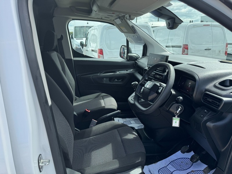 Vauxhall Combo L2h1 2300 Prime Turbo DL24VTZ White #6
