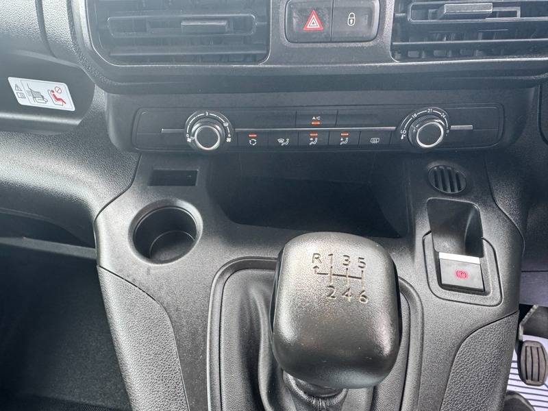 Peugeot Partner Bluehdi Professional Premium L1 R022HXG White #2