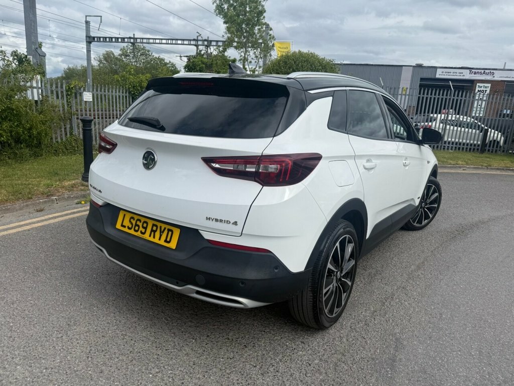 Vauxhall Grandland X 1.6L Ultimate Nav White #3