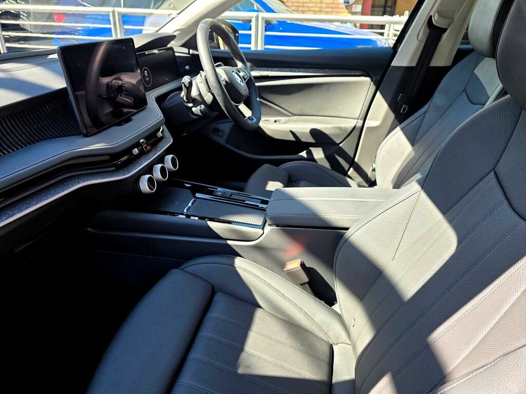 Skoda Superb 1.5 Tsi E-tec Se L Dsg EA25XDE Black #2
