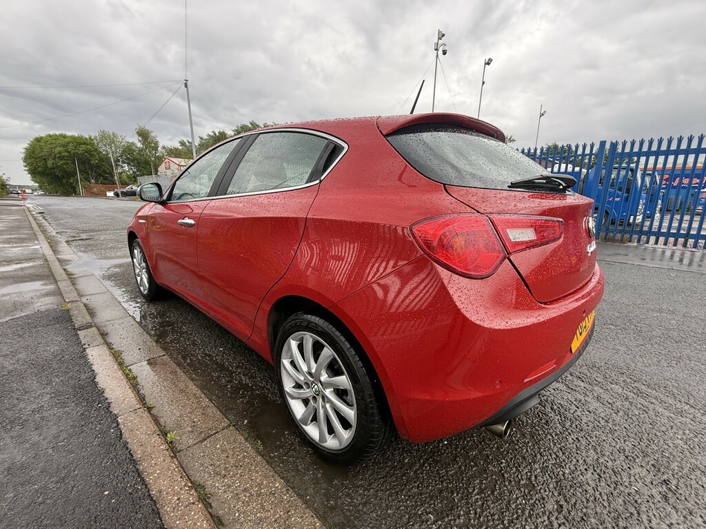 Alfa Romeo Giulietta Hatchback 2.0 Giulietta 2.0 Jtdm-2 150 Bhp Busines Red #6
