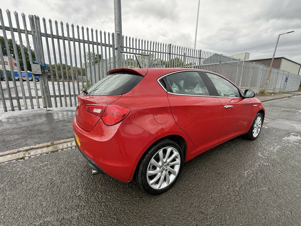 Alfa Romeo Giulietta Hatchback 2.0 Giulietta 2.0 Jtdm-2 150 Bhp Busines Red #2