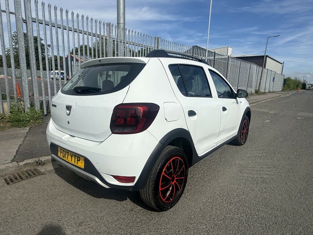 Dacia Sandero Stepway Hatchback 1.5 Stepway Ambiance Dci 90 2017 FG17YTP White #3