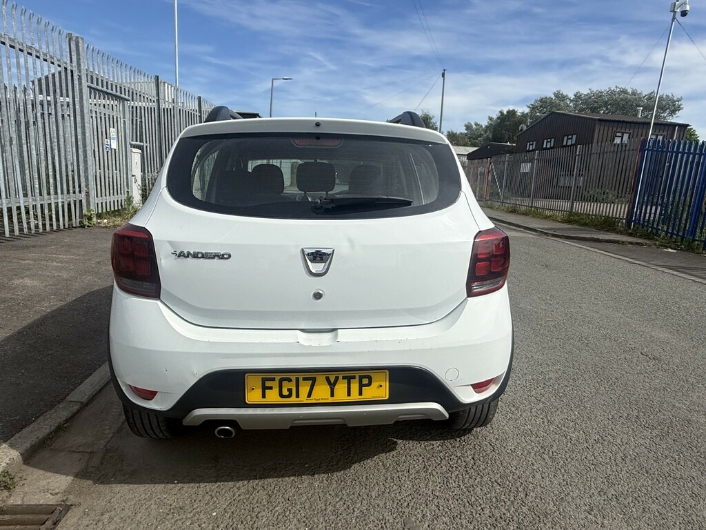 Dacia Sandero Stepway Hatchback 1.5 Stepway Ambiance Dci 90 2017 FG17YTP White #2