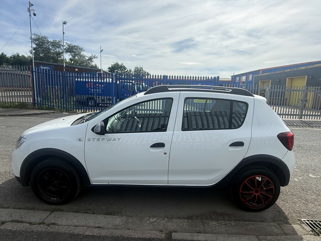 Dacia Sandero Stepway Hatchback 1.5 Stepway Ambiance Dci 90 2017 FG17YTP White #6