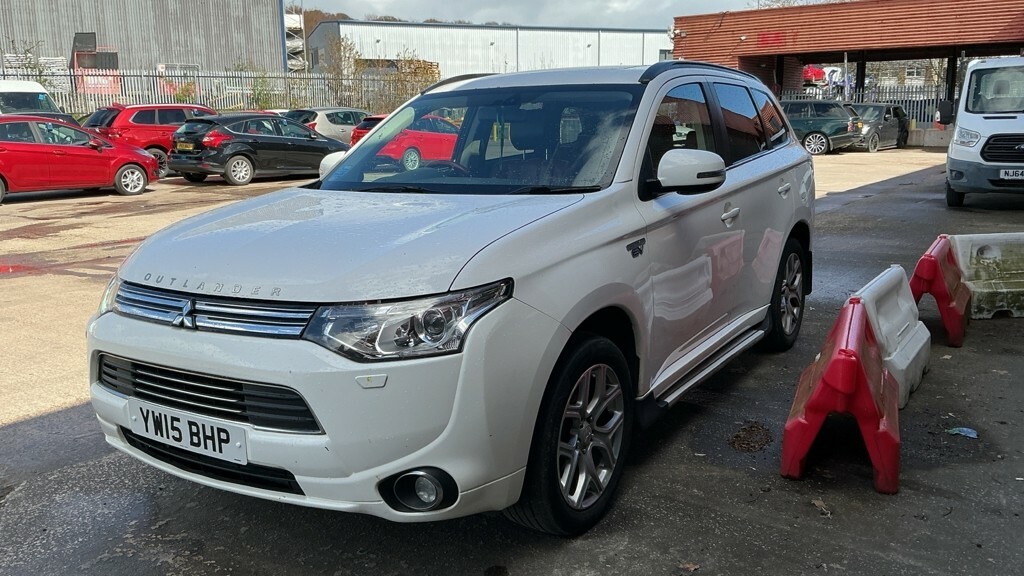 Mitsubishi Outlander Suv 2.0 H 12Kwh Gx5h 2015 YW15BHP White #2