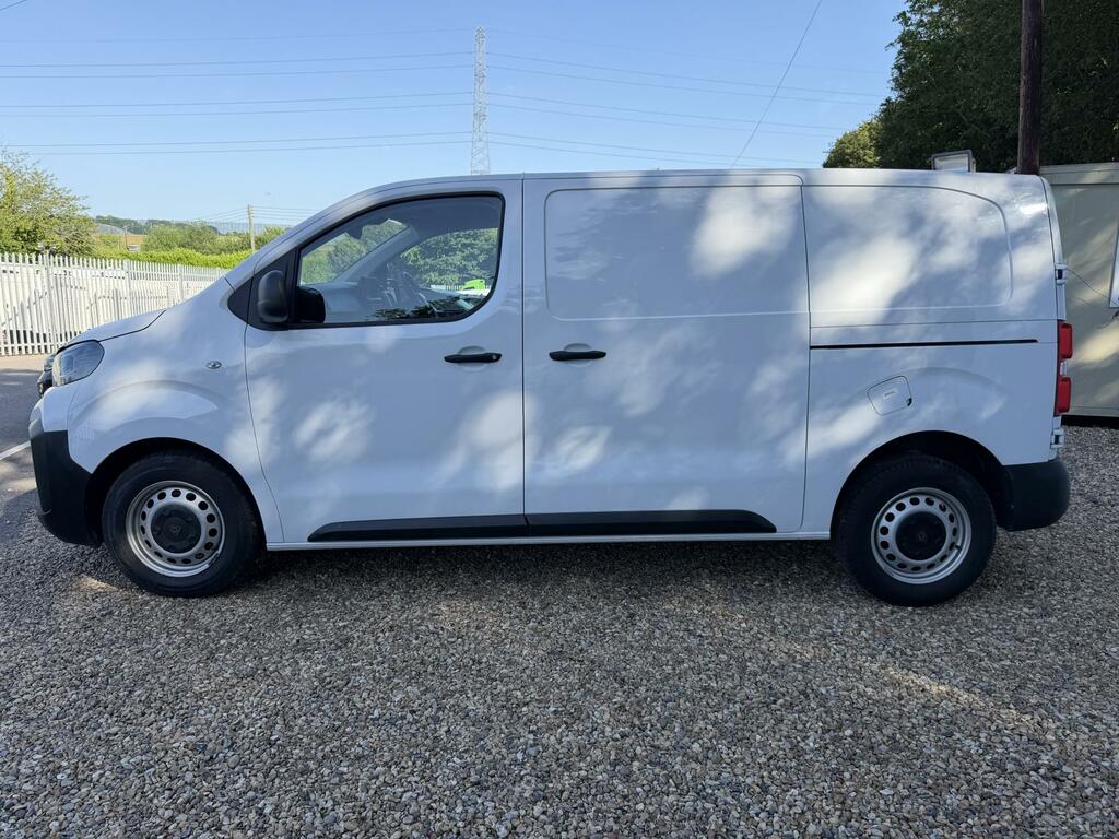 Peugeot Expert 1.5 Bluehdi Professional Standard Panel Van 6Dr Di NU24WLO White #5
