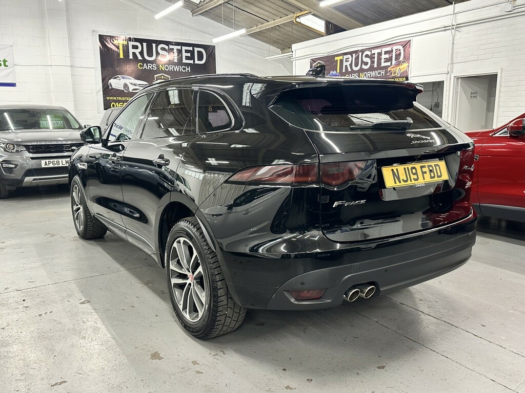 Jaguar F-Pace 2.0 D180 R-sport NJ19FBD Black #4