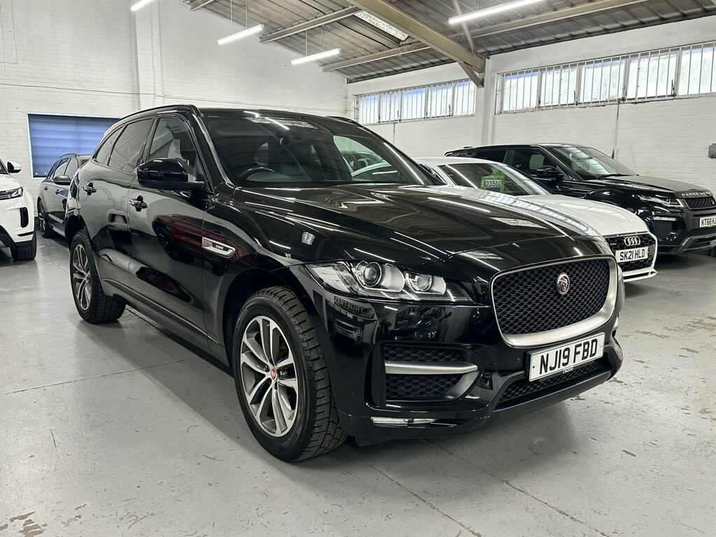 Jaguar F-Pace 2.0 D180 R-sport NJ19FBD Black #2