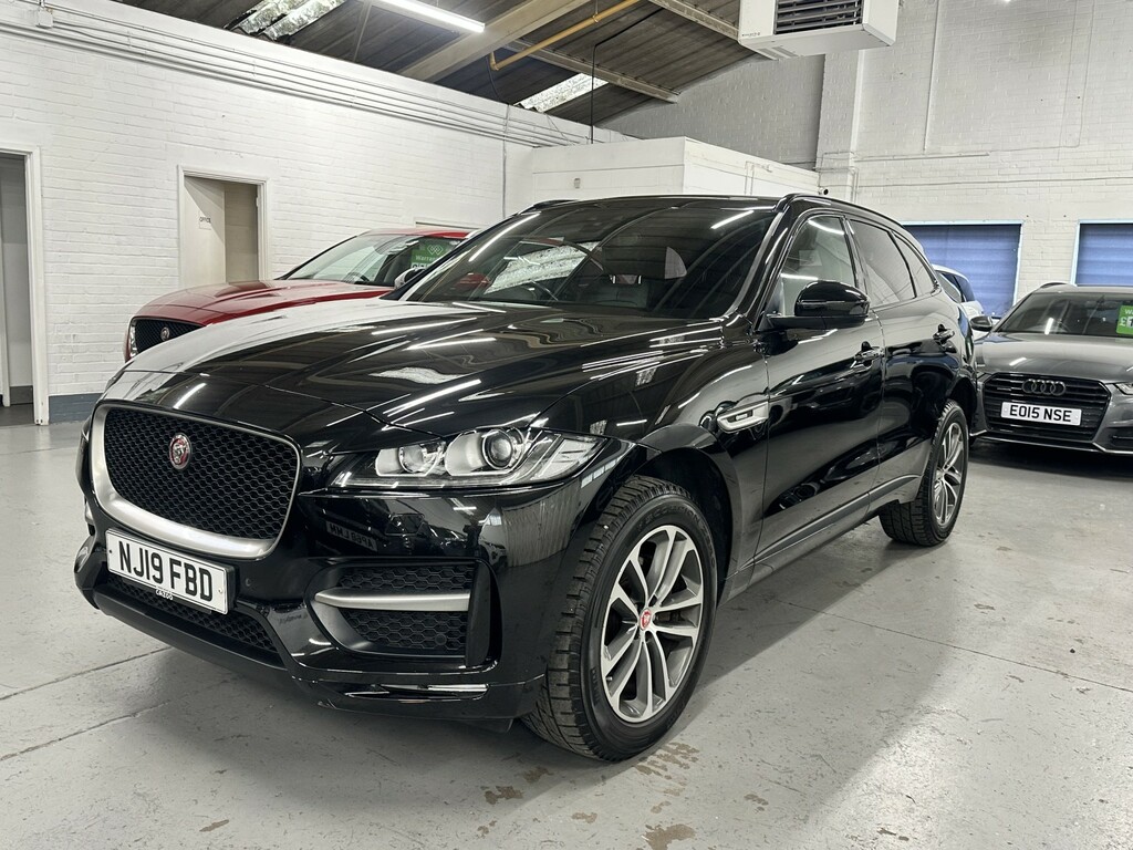 Jaguar F-Pace 2.0 D180 R-sport Black