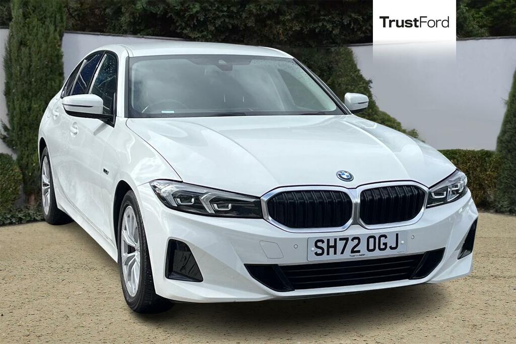 BMW 3 Series 330E Sport Step Parking Sensors Camera White
