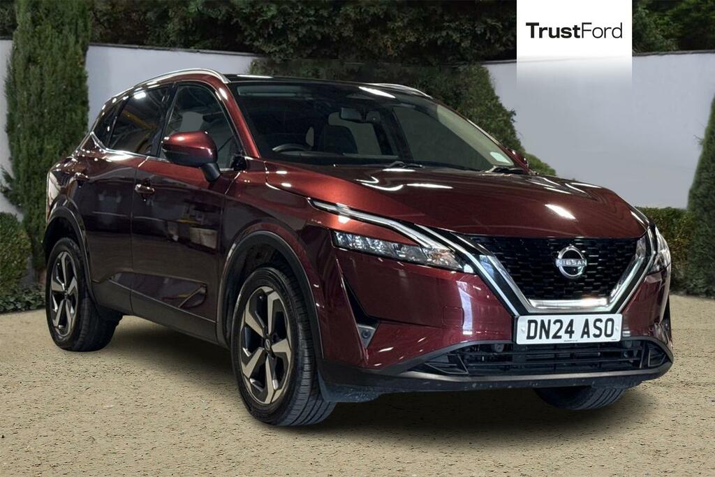 Nissan Qashqai 1.3 Dig-t Mh 158 N-connecta Xtronic Red