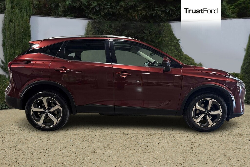 Nissan Qashqai 1.3 Dig-t Mh 158 N-connecta Xtronic DN24ASO Red #3