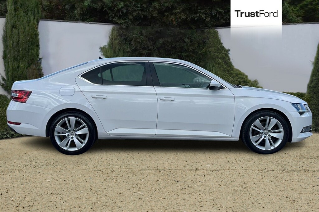 Skoda Superb 2.0 Tdi Cr 190 Se L Executive White #3