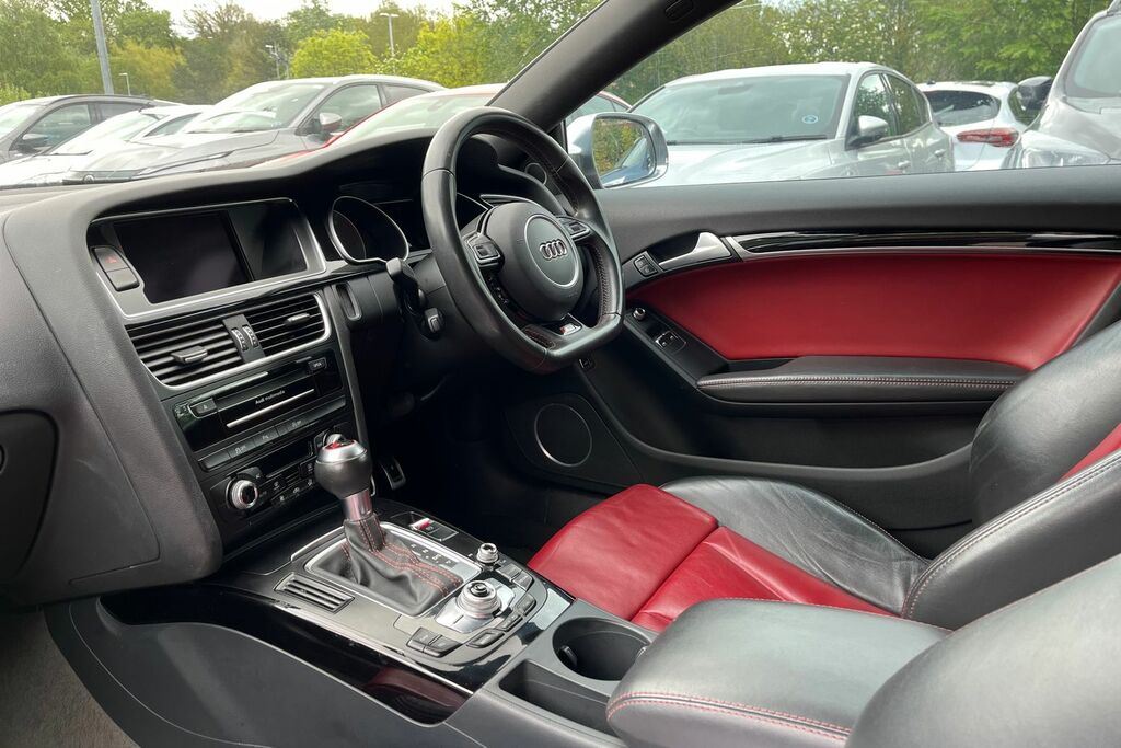 Audi S5 3L Black Edition White #18