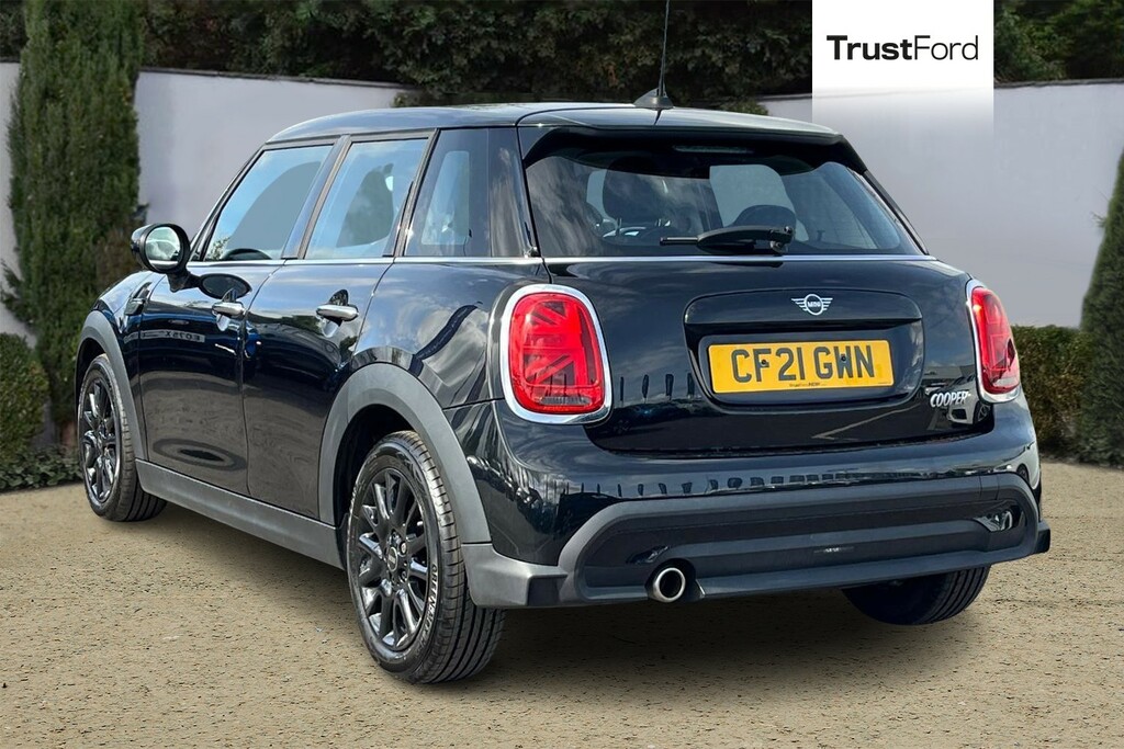 Mini Hatch 1.5 Cooper Classic Hatchback Eur CF21GWN Black #2