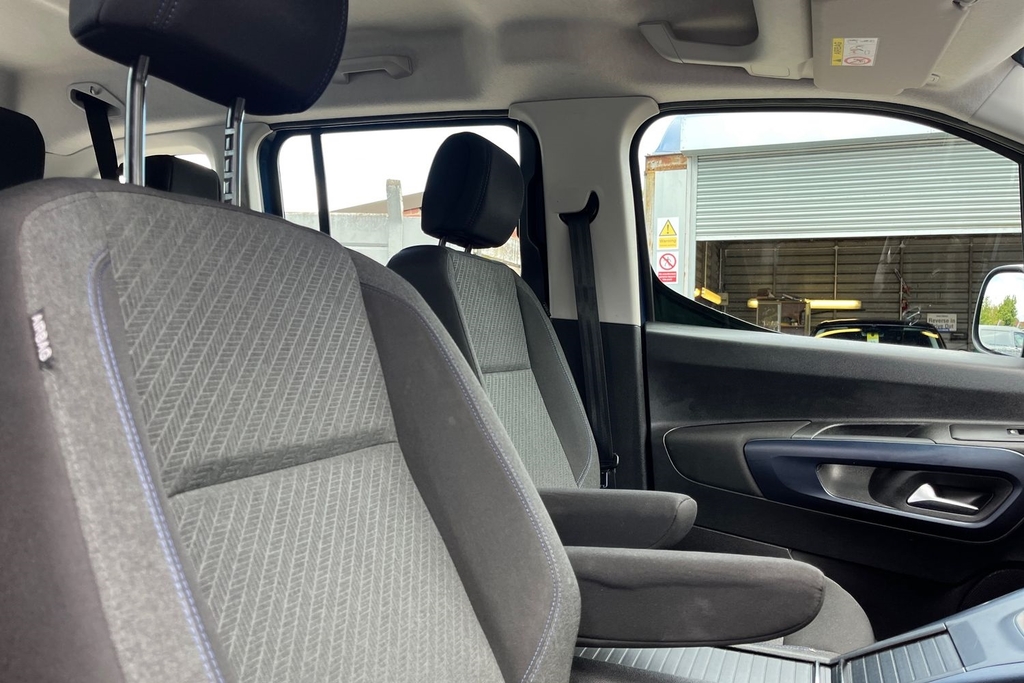 Peugeot Rifter 1.5 Allure Standard Bluehdi Grey #17