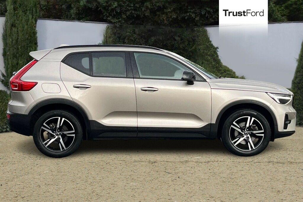 Volvo XC40 2.0 B4 Mhev Plus Suv Hybrid Dct Aw YE72RVC Gold #3
