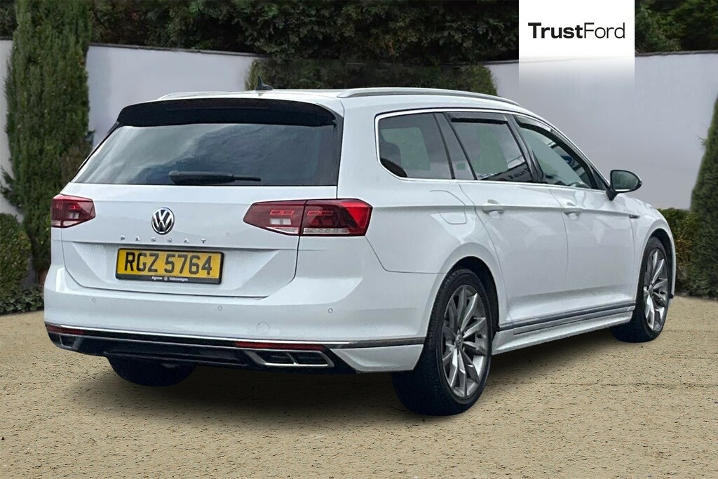 Volkswagen Passat 2.0 Tdi Evo Scr R-line Dsgheated Seats - Sat RGZ5764 White #4