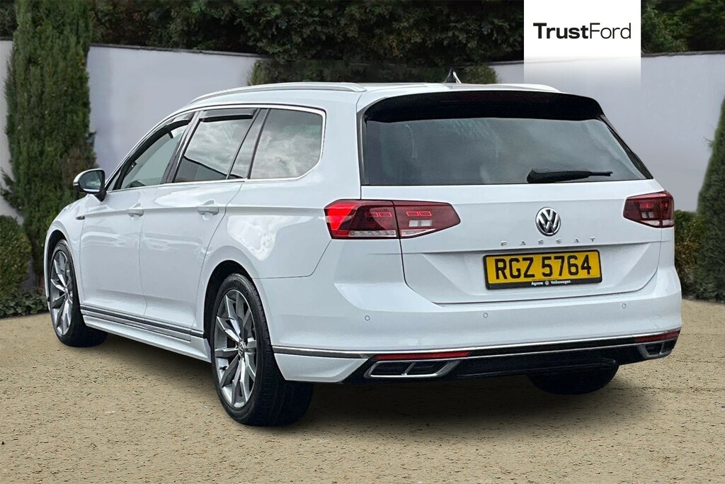 Volkswagen Passat 2.0 Tdi Evo Scr R-line Dsgheated Seats - Sat RGZ5764 White #2