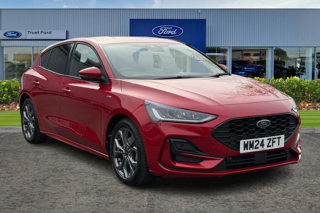 Ford Focus 1.0 Ecoboost Hybrid Mhev St-line With Front Red
