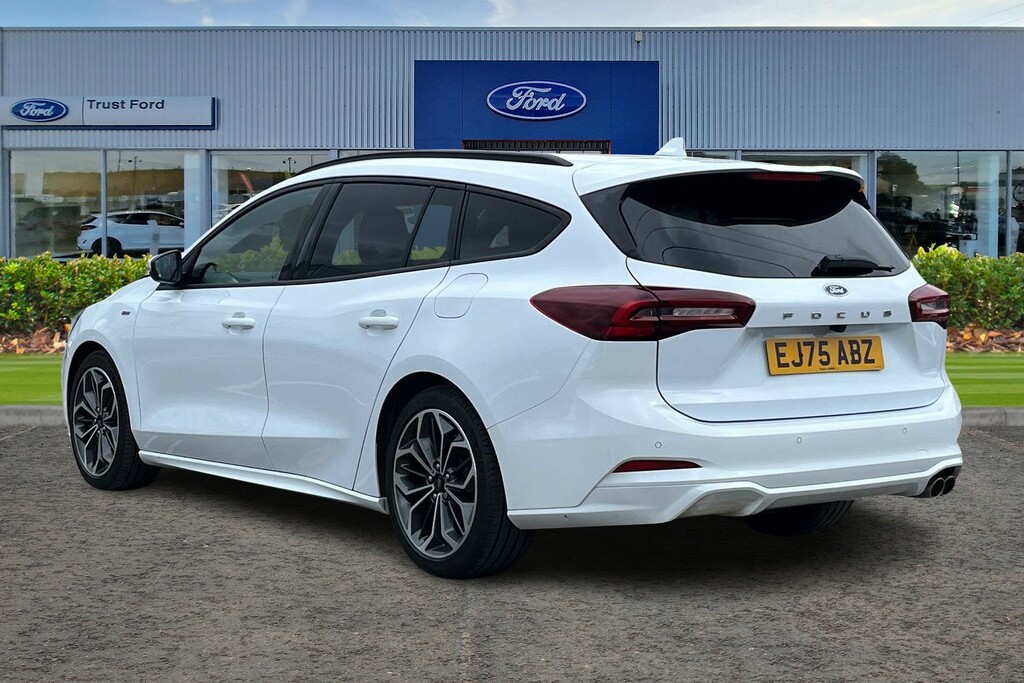 Ford Focus 1.0 Ecoboost Hybrid Mhev 155 St-line X EJ75ABZ White #2