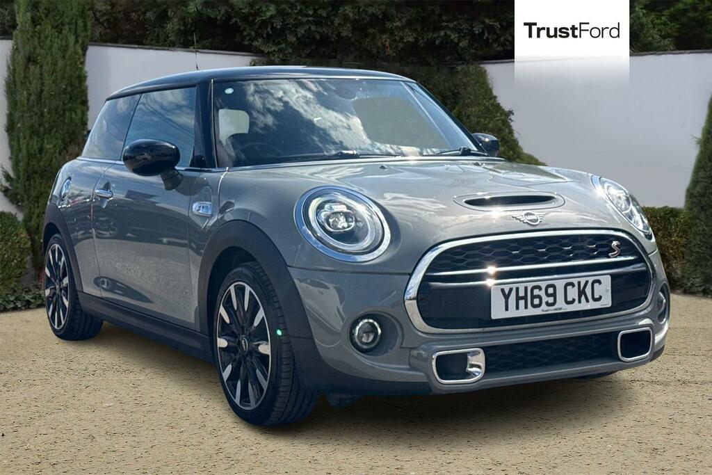Mini Hatch 2.0 Cooper S Exclusive II 3Dr- With Heated Seats Grey