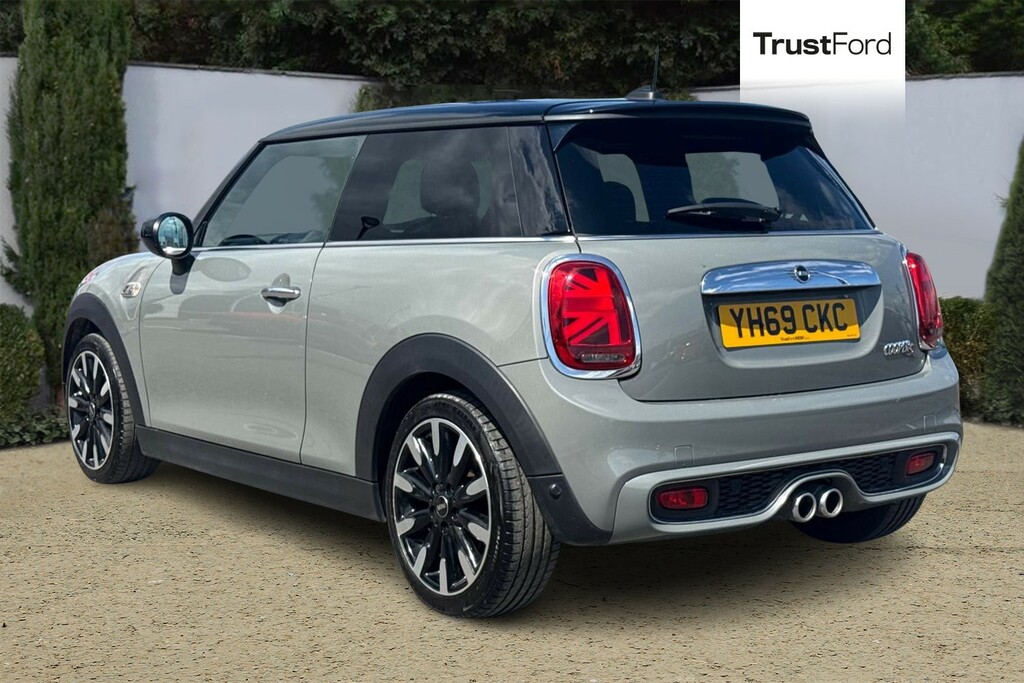 Mini Hatch 2.0 Cooper S Exclusive II 3Dr- With Heated Seats YH69CKC Grey #2