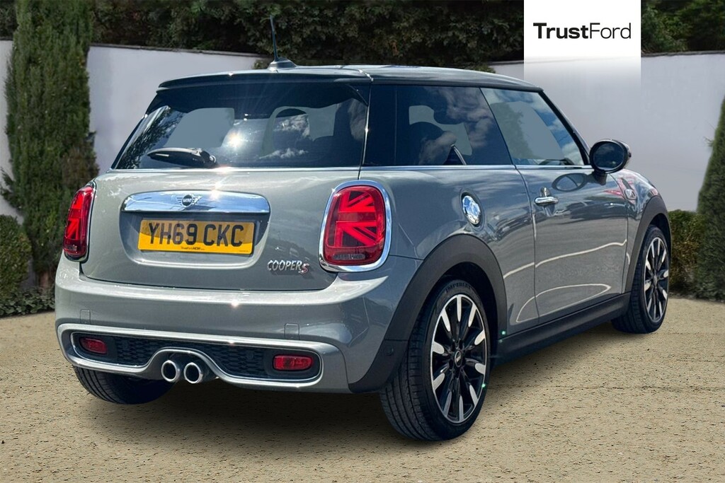 Mini Hatch 2.0 Cooper S Exclusive II 3Dr- With Heated Seats YH69CKC Grey #4