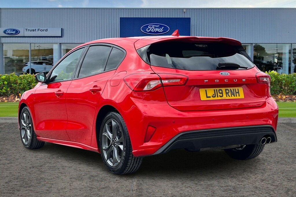 Ford Focus 1.5 Ecoblue St-line Hatchback Eu LJ19RNH Red #2