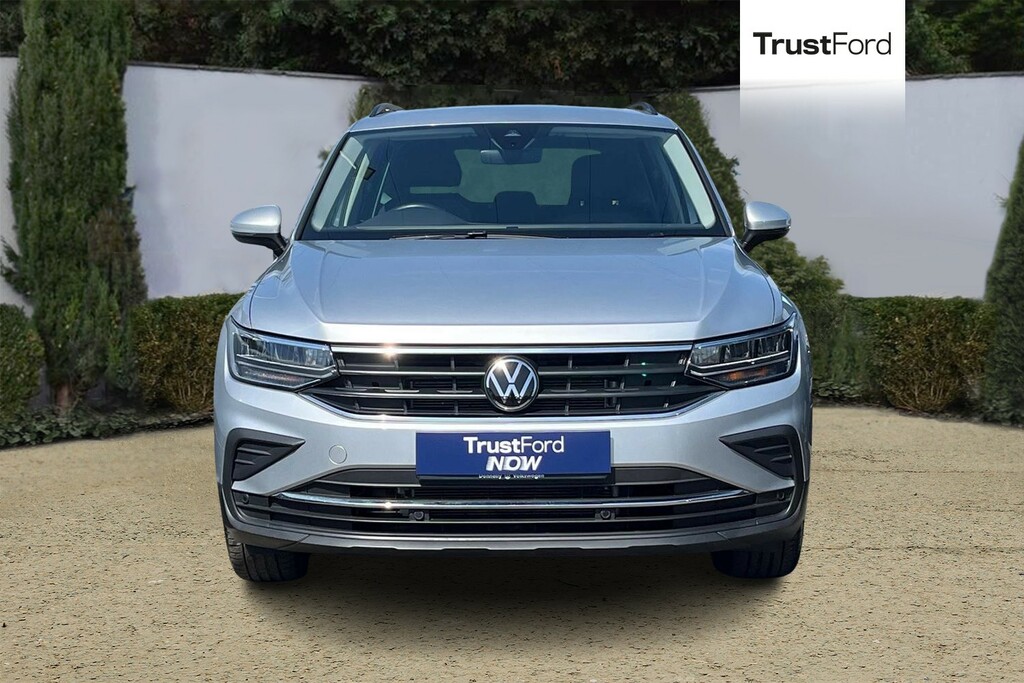 Volkswagen Tiguan 2.0 Tdi Life Suv - Sat Nav Apple Carplay And Silver #6