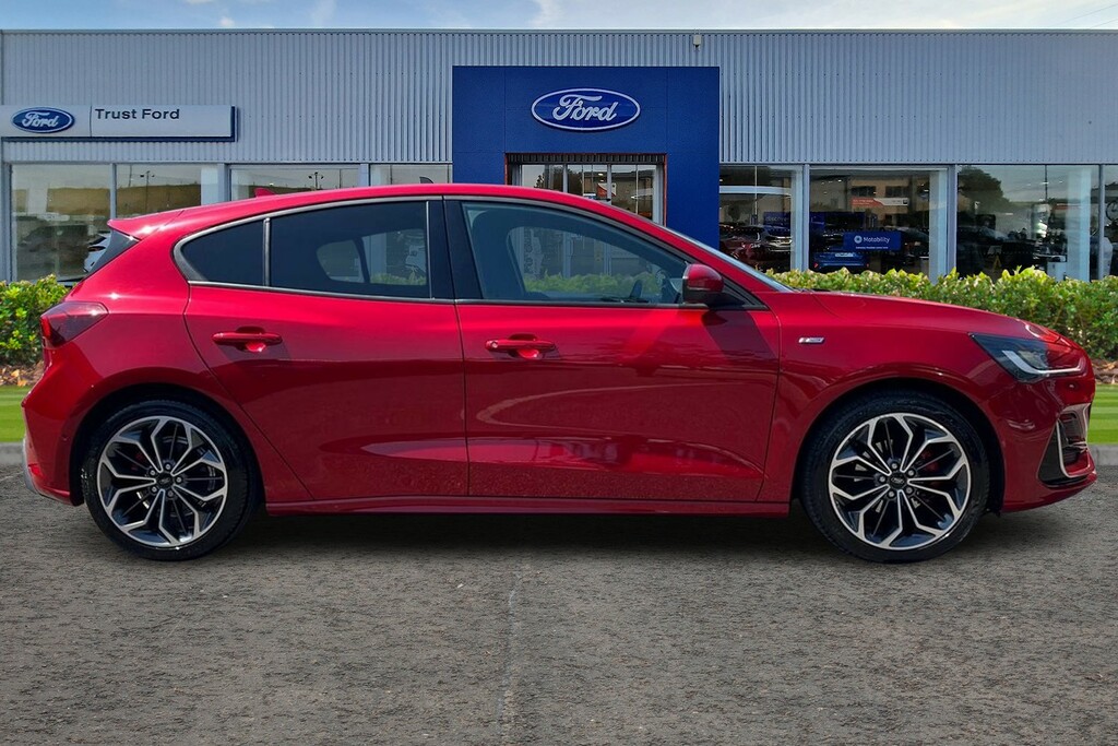 Ford Focus 1.0T Ecoboost Mhev St-line Vignale Hatchback P Red #3