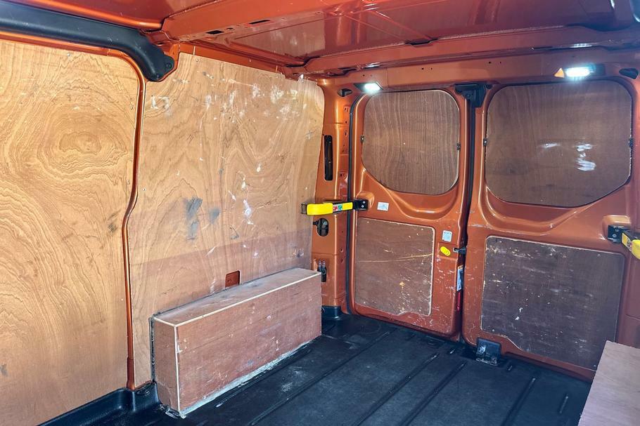 Ford Transit Custom 300 Limited L1 Swb Fwd 2.0 Ecoblue 130Ps Low Roof MT21ZHU Orange #4