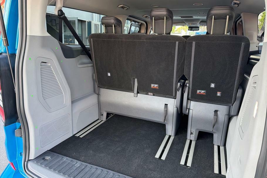 Ford Tourneo Custom 340 Titanium L2 Lwb 8 Seat Minibus Fwd 2.5 Ph Blue #4