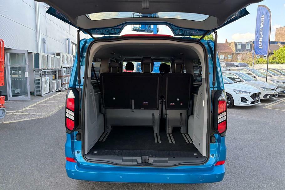 Ford Tourneo Custom 340 Titanium L2 Lwb 8 Seat Minibus Fwd 2.5 Ph Blue #6