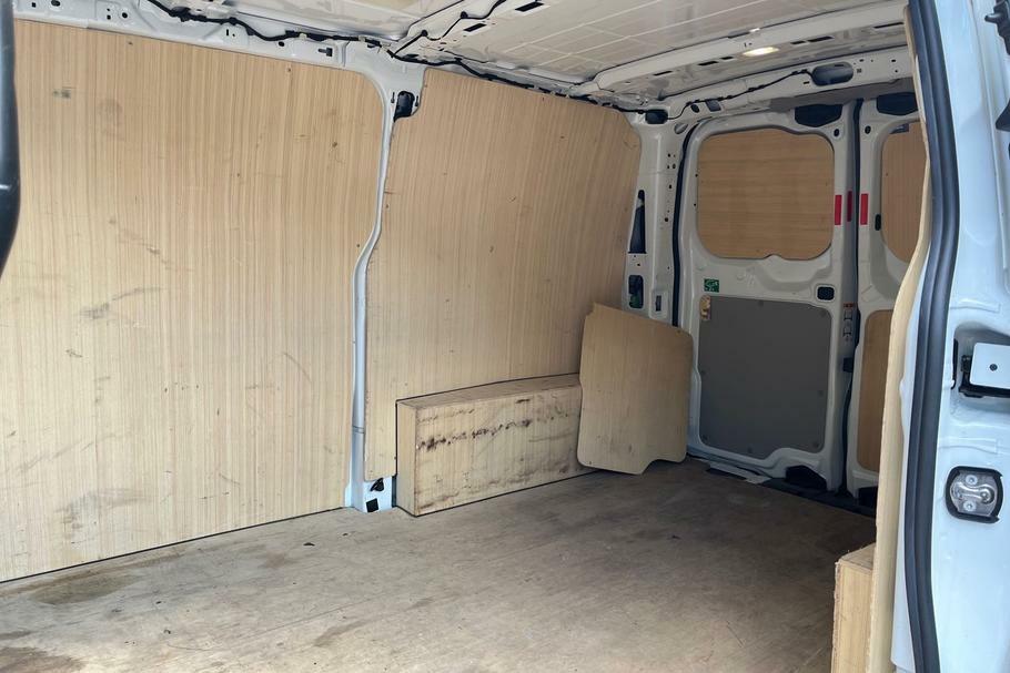 Ford Transit Custom 300 Trend L1 Swb Fwd 2.0 Ecoblue 136Ps Low Ro LB74CYA White #4