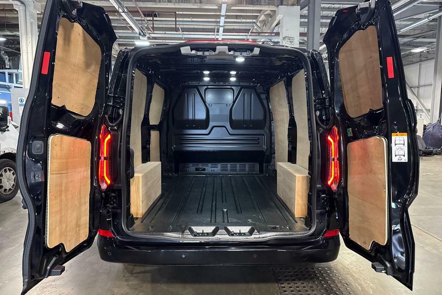 Ford Transit Custom 320 Limited L1 Swb Rwd 100Kw 65Kwh Low Roof WR75JGV Black #5