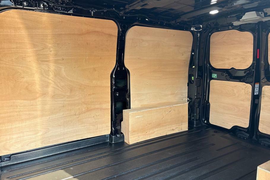 Ford Transit Custom 320 Limited L1 Swb Fwd 2.0 Ecoblue 136Ps Low Roof WR75UYT Black #4