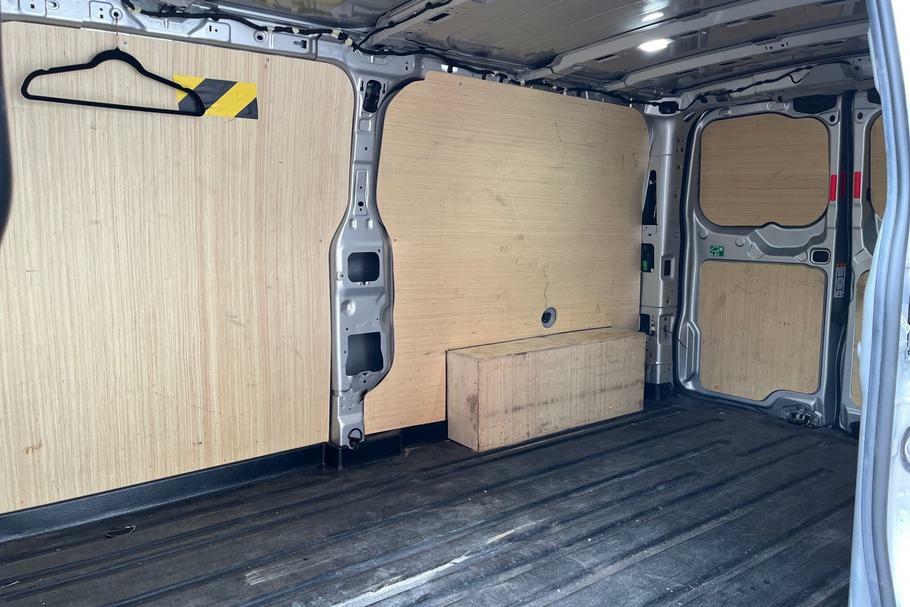 Ford Transit Custom 300 Limited L2 Lwb Fwd 2.0 Ecoblue 136Ps Low Roof LG74NVL Silver #4