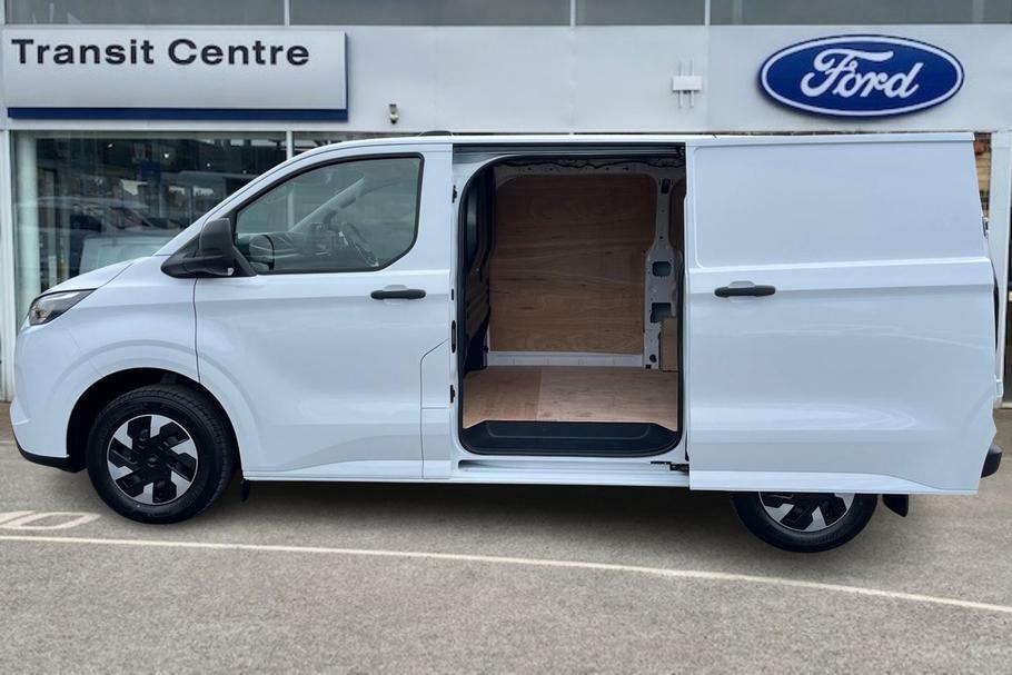 Ford Transit Custom 320 Trend L1 Swb Fwd 2.5 Phev 232Ps RJ75YKZ White #4
