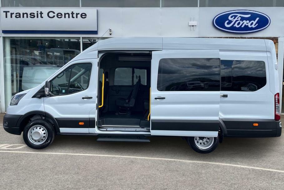 Ford Transit Custom 460 Trend L4 Xlwb High Roof 17 Seat Minibus Rwd 2. White #4