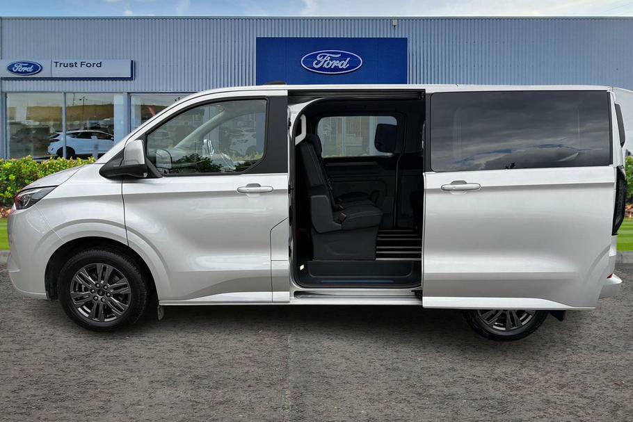Ford Tourneo Custom 340 Titanium L1 Swb 9 Seat Minibus Fwd 2.5 Ph Silver #5
