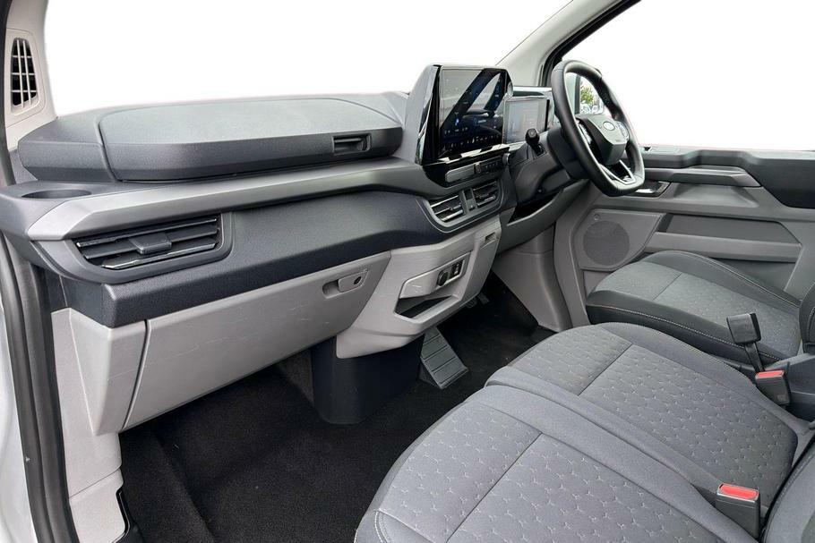 Ford Tourneo Custom 340 Titanium L1 Swb 9 Seat Minibus Fwd 2.5 Ph Silver #3