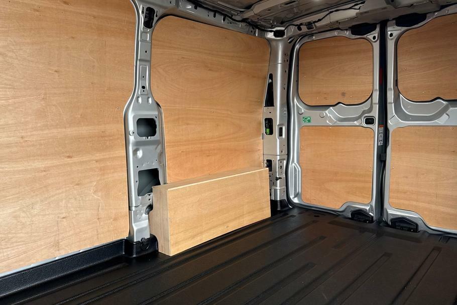 Ford Transit Custom 320 Limited L1 Swb Fwd 2.0 Ecoblue 136Ps Low Roof WR75MXX Silver #4