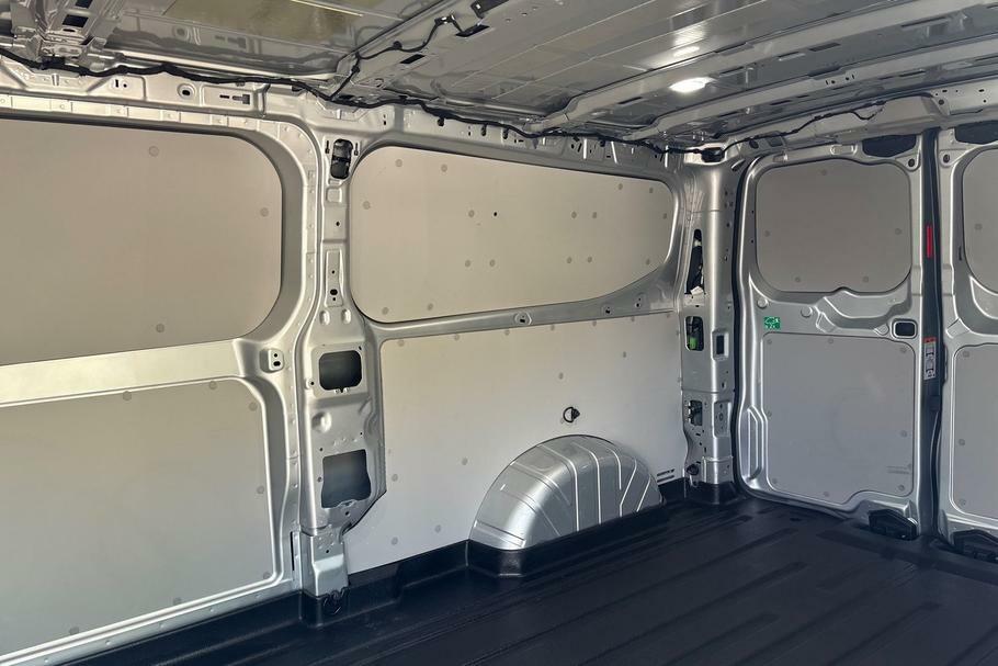 Ford Transit Custom 320 Limited L2 Lwb Fwd 2.5 Phev 232Ps Low Roo WP75VZW Silver #4